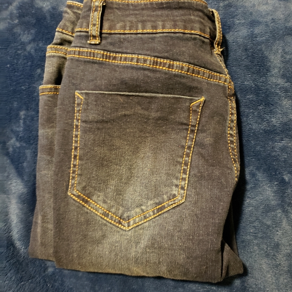 Forever 21 distressed skinny jeans